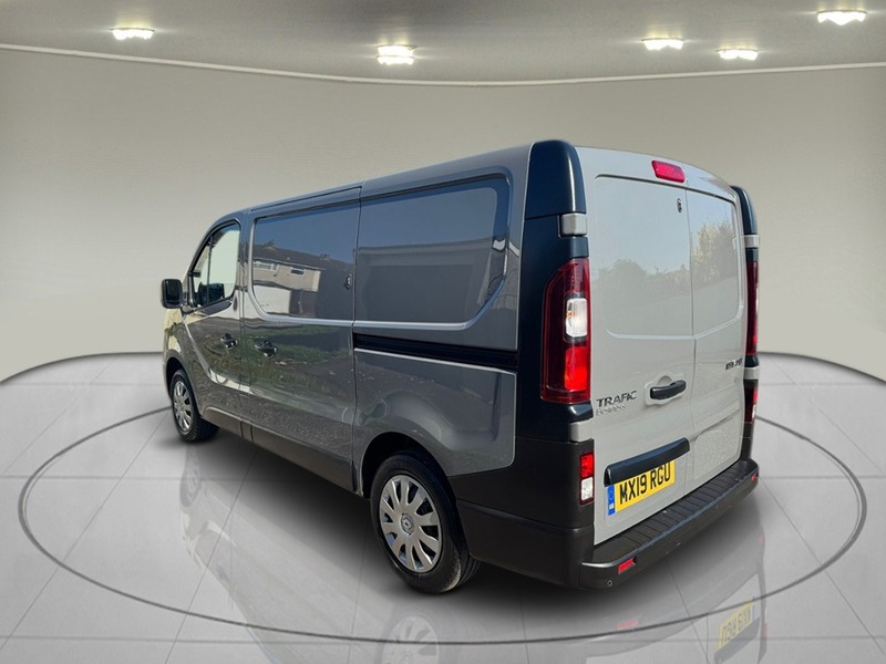 Renault Trafic 1.6 dCi 29 Business Panel Van 5dr Diesel Manual SWB Standard Roof Euro 6 (120 ps) - U75078