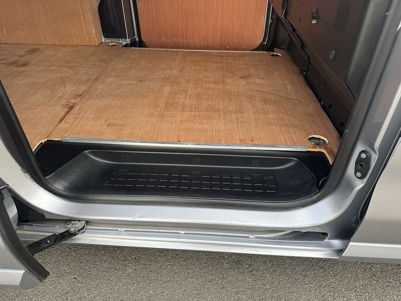 Vauxhall Vivaro 2.0 Turbo D 3100 Sportive Panel Van 5dr Diesel Manual L1 H1 Euro 6 (s/s) (145 ps) - U75082