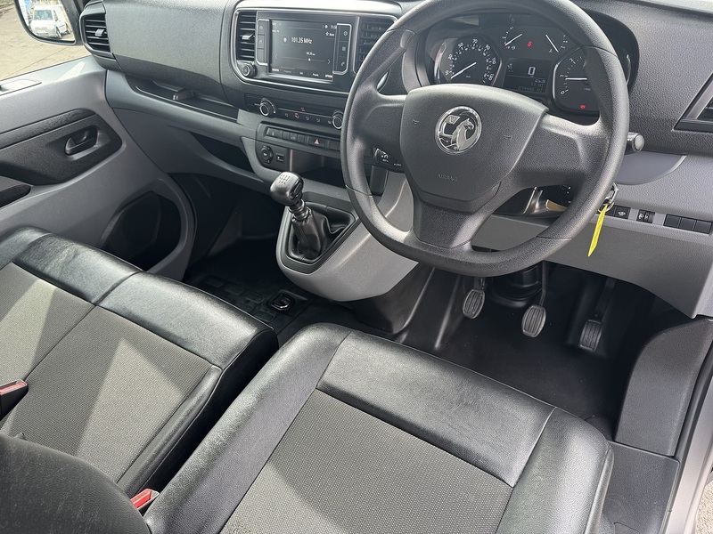 Vauxhall Vivaro 2.0 Turbo D 3100 Sportive Panel Van 5dr Diesel Manual L1 H1 Euro 6 (s/s) (145 ps) - U75082