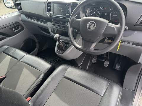 Vauxhall Vivaro 2.0 Turbo D 3100 Sportive Panel Van 5dr Diesel Manual L1 H1 Euro 6 (s/s) (145 ps) - U75082