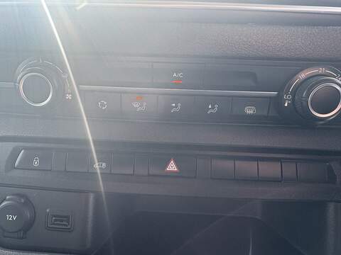 Vauxhall Vivaro 2.0 Turbo D 3100 Sportive Panel Van 5dr Diesel Manual L1 H1 Euro 6 (s/s) (145 ps) - U75082