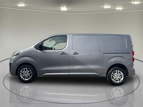 Vauxhall Vivaro 2.0 Turbo D 3100 Sportive Panel Van 5dr Diesel Manual L1 H1 Euro 6 (s/s) (145 ps) - U75082