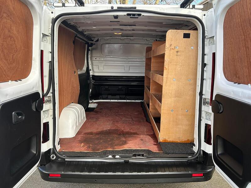 Renault Trafic 2.0 dCi ENERGY 30 Business+ Panel Van 5dr Diesel Manual SWB Standard Roof Euro 6 (s/s) (145 ps) - U75087