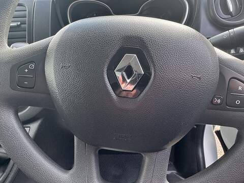 Renault Trafic 2.0 dCi ENERGY 30 Business+ Panel Van 5dr Diesel Manual SWB Standard Roof Euro 6 (s/s) (145 ps) - U75089