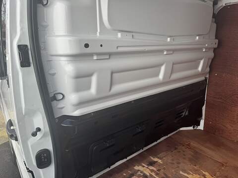 Renault Trafic 2.0 dCi ENERGY 30 Business+ Panel Van 5dr Diesel Manual SWB Standard Roof Euro 6 (s/s) (145 ps) - U75089