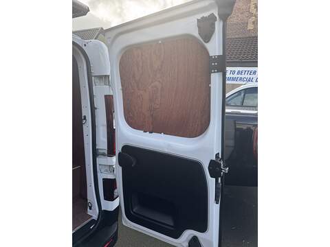 Renault Trafic 2.0 dCi ENERGY 30 Business+ Panel Van 5dr Diesel Manual SWB Standard Roof Euro 6 (s/s) (145 ps) - U75089