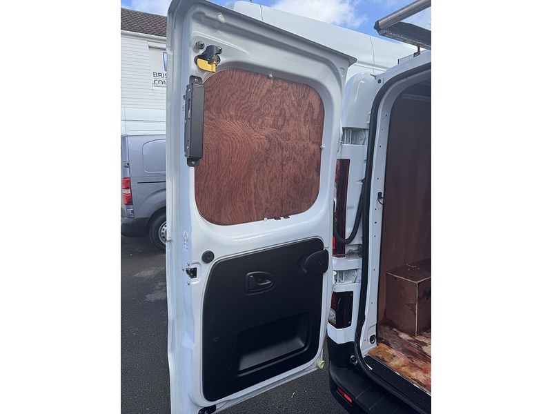 Renault Trafic 2.0 dCi ENERGY 30 Business+ Panel Van 5dr Diesel Manual SWB Standard Roof Euro 6 (s/s) (145 ps) - U75089