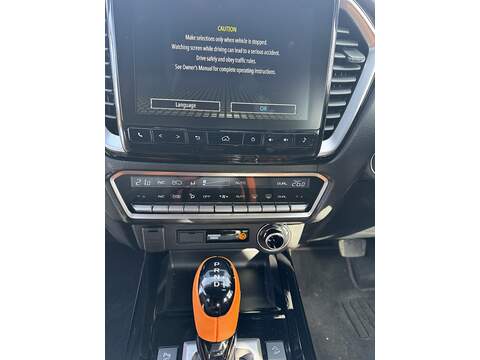 Isuzu D-Max 1.9 TD V-Cross Pickup Double Cab 4dr Diesel Auto 4WD Euro 6 (s/s) (164 ps) - U75109