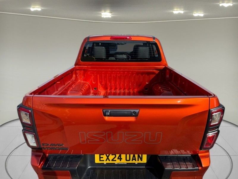 Isuzu D-Max 1.9 TD V-Cross Pickup Double Cab 4dr Diesel Auto 4WD Euro 6 (s/s) (164 ps) - U75109