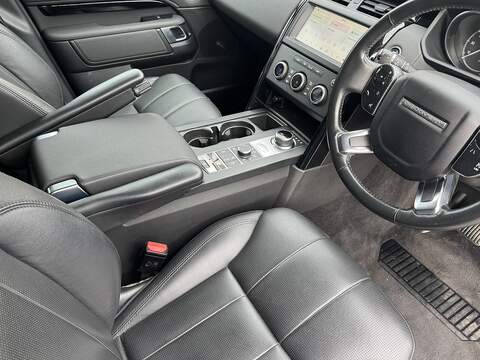 Land Rover Discovery 3.0 SD V6 SE SUV 5dr Diesel Auto 4WD Euro 6 (s/s) (306 ps) - U75116