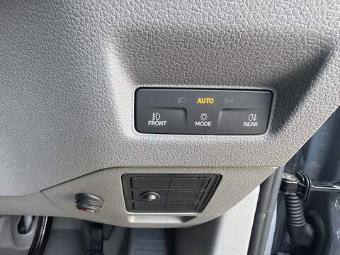 MAN TGE 2.0 BiTurbo 3180d Panel Van 5dr Diesel Auto 4WD LWB High Roof Euro 6 (s/s) (177 ps) - U75117