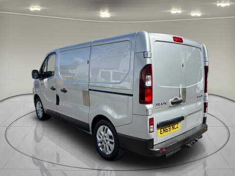Renault Trafic 2.0 dCi ENERGY 28 Sport Panel Van 5dr Diesel Manual SWB Standard Roof Euro 6 (s/s) (120 ps) - U75121