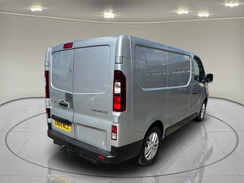 Renault Trafic 2.0 dCi ENERGY 28 Sport Panel Van 5dr Diesel Manual SWB Standard Roof Euro 6 (s/s) (120 ps) - U75121