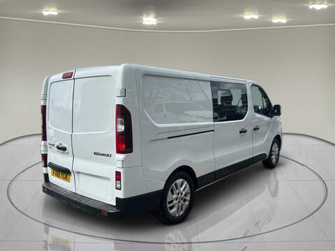 Renault Trafic 1.6 dCi 29 Sport Nav Crew Van Double Cab 6dr Diesel Manual LWB Euro 6 (120 ps) - U75123