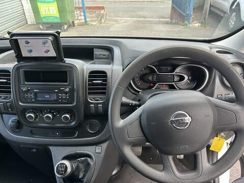 Nissan NV300 2.0 dCi 30 Acenta L2 H1 Euro 6 4dr - U75136