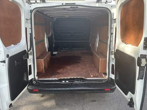 Nissan NV300 2.0 dCi 30 Acenta L2 H1 Euro 6 4dr - U75136