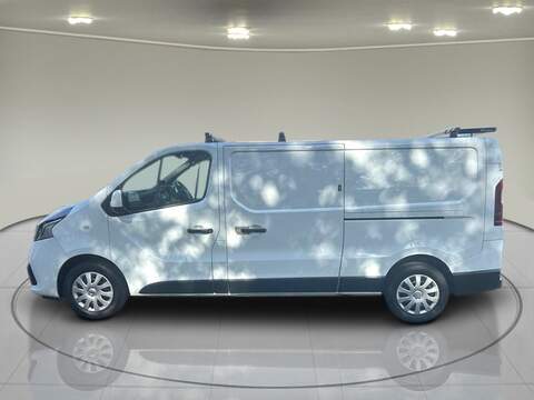 Nissan NV300 2.0 dCi 30 Acenta L2 H1 Euro 6 4dr - U75136