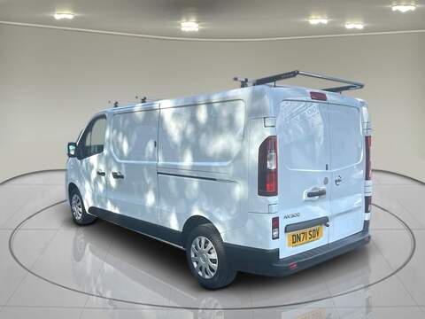 Nissan NV300 2.0 dCi 30 Acenta L2 H1 Euro 6 4dr - U75136