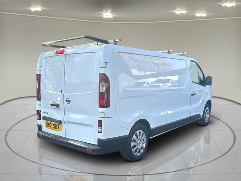 Nissan NV300 2.0 dCi 30 Acenta L2 H1 Euro 6 4dr - U75136