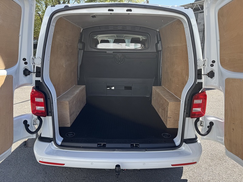 Volkswagen Transporter 2.0 BiTDI T32 Highline Kombi Double Cab 5dr Diesel DSG 4Motion LWB Euro 6 (s/s) (199 ps) - U75139