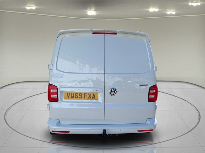 Volkswagen Transporter 2.0 BiTDI T32 Highline Kombi Double Cab 5dr Diesel DSG 4Motion LWB Euro 6 (s/s) (199 ps) - U75139
