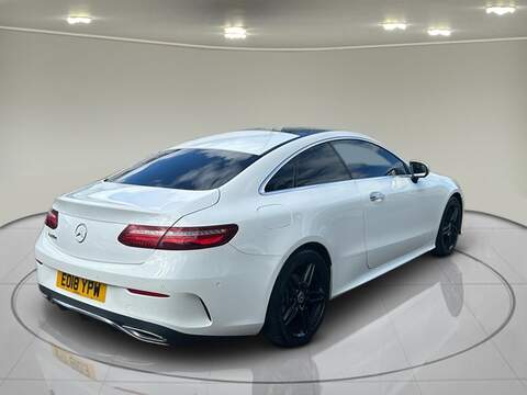 Mercedes-Benz E Class 2.0 E220d AMG Line (Premium) Coupe 2dr Diesel G-Tronic+ Euro 6 (s/s) (194 ps) - U75142