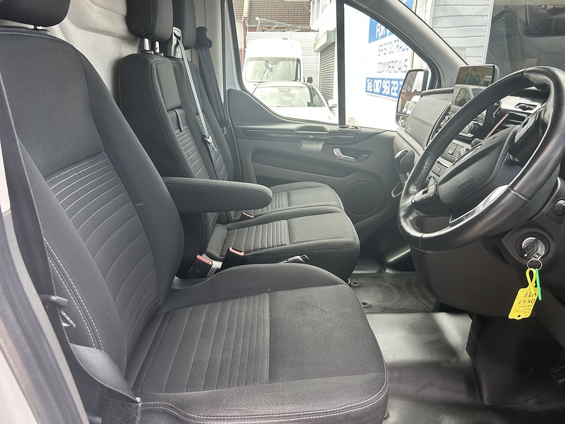Ford Transit Custom 2.0 280 EcoBlue Limited Panel Van 5dr Diesel Manual L1 H1 Euro 6 (s/s) (130 ps) - U75159