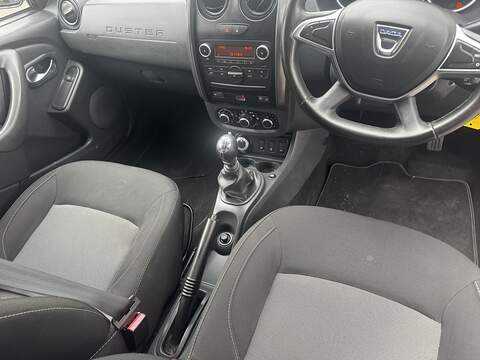 Dacia Duster 1.5 dCi Laureate Car Derived Van 5dr Diesel Manual 4WD Euro 6 (s/s) (110 ps) - U75172