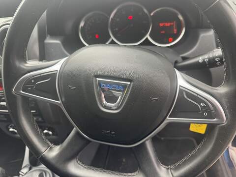 Dacia Duster 1.5 dCi Laureate Car Derived Van 5dr Diesel Manual 4WD Euro 6 (s/s) (110 ps) - U75172