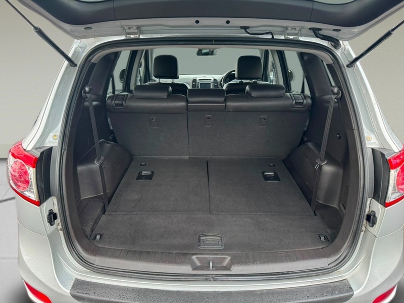 Hyundai Santa Fe 2.2 CRDi Premium SUV 5dr Diesel Auto 4WD Euro 5 (7 seat) (194 bhp) - U75178