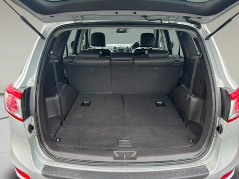 Hyundai Santa Fe 2.2 CRDi Premium SUV 5dr Diesel Auto 4WD Euro 5 (7 seat) (194 bhp) - U75178