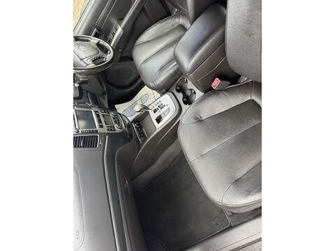 Hyundai Santa Fe 2.2 CRDi Premium SUV 5dr Diesel Auto 4WD Euro 5 (7 seat) (194 bhp) - U75178