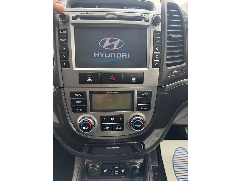 Hyundai Santa Fe 2.2 CRDi Premium SUV 5dr Diesel Auto 4WD Euro 5 (7 seat) (194 bhp) - U75178