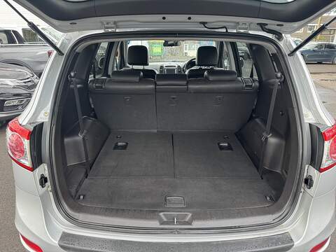 Hyundai Santa Fe 2.2 CRDi Premium SUV 5dr Diesel Auto 4WD Euro 5 (7 seat) (194 bhp) - U75178