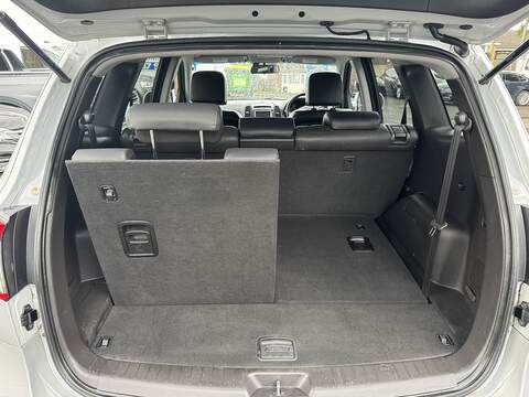 Hyundai Santa Fe 2.2 CRDi Premium SUV 5dr Diesel Auto 4WD Euro 5 (7 seat) (194 bhp) - U75178