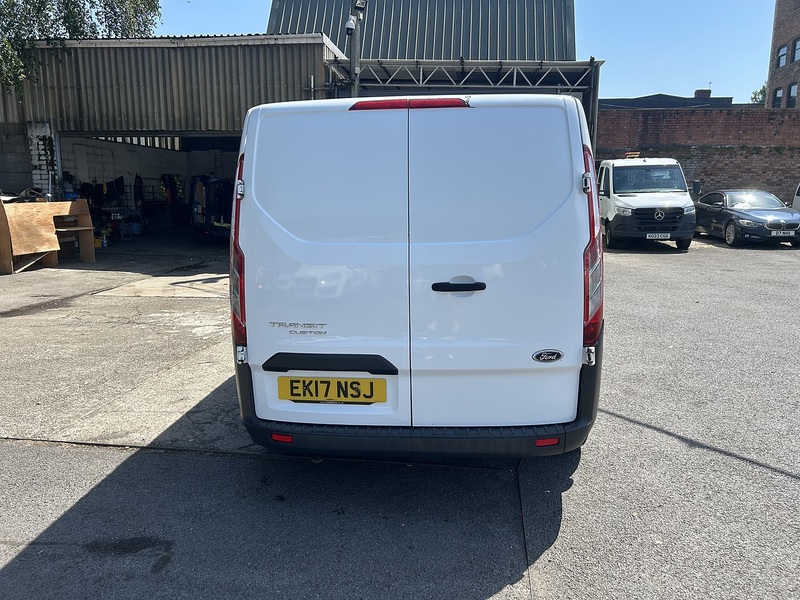 Ford Transit Custom 2.0 TDCi 270 Panel Van 5dr Diesel Manual L1 H1 (157 g/km, 104 bhp) - U75188