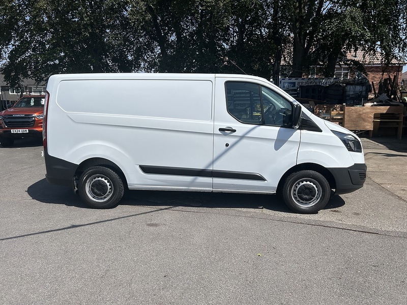 Ford Transit Custom 2.0 TDCi 270 Panel Van 5dr Diesel Manual L1 H1 (157 g/km, 104 bhp) - U75188