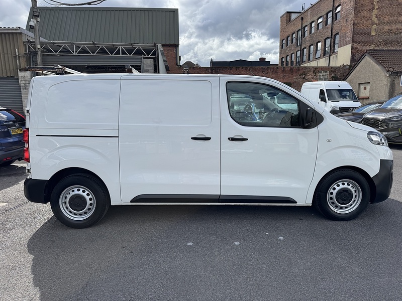 Ford Transit Custom 2.0 TDCi 270 Panel Van 5dr Diesel Manual L1 H1 (157 g/km, 104 bhp) - U75188