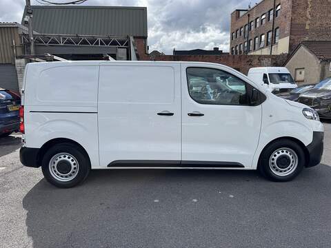 Ford Transit Custom 2.0 TDCi 270 Panel Van 5dr Diesel Manual L1 H1 (157 g/km, 104 bhp) - U75188