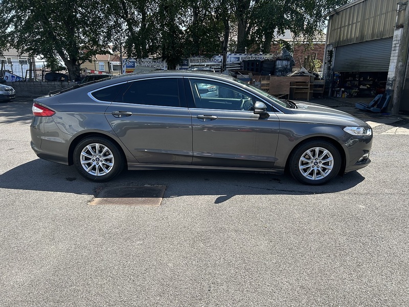 Ford Mondeo 2.0 TDCi Titanium Hatchback 5dr Diesel Manual Euro 6 (s/s) (150 ps) - U75200