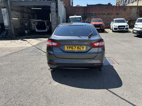 Ford Mondeo 2.0 TDCi Titanium Hatchback 5dr Diesel Manual Euro 6 (s/s) (150 ps) - U75200
