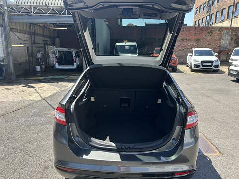 Ford Mondeo 2.0 TDCi Titanium Hatchback 5dr Diesel Manual Euro 6 (s/s) (150 ps) - U75200