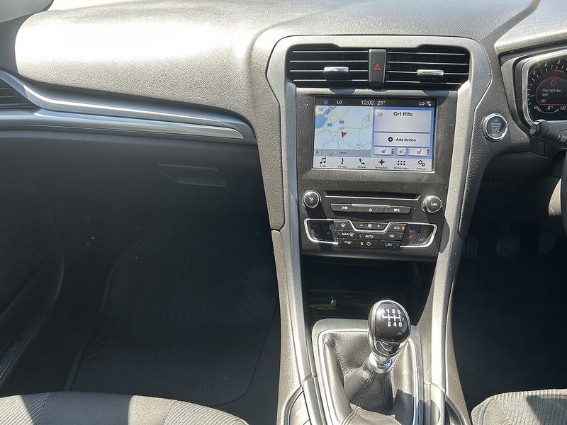 Ford Mondeo 2.0 TDCi Titanium Hatchback 5dr Diesel Manual Euro 6 (s/s) (150 ps) - U75200