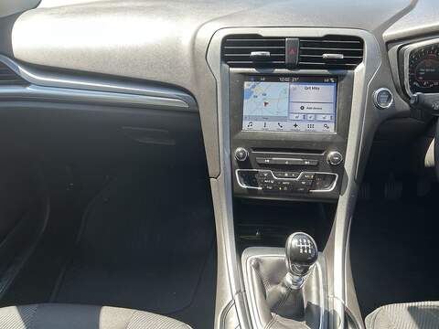 Ford Mondeo 2.0 TDCi Titanium Hatchback 5dr Diesel Manual Euro 6 (s/s) (150 ps) - U75200