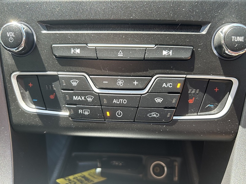 Ford Mondeo 2.0 TDCi Titanium Hatchback 5dr Diesel Manual Euro 6 (s/s) (150 ps) - U75200