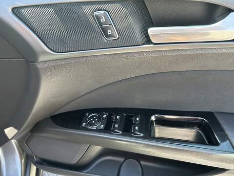 Ford Mondeo 2.0 TDCi Titanium Hatchback 5dr Diesel Manual Euro 6 (s/s) (150 ps) - U75200