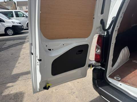 Peugeot Partner 1.5 BlueHDi 1000 Professional Standard Panel Van 5dr Diesel Manual SWB Euro 6 (100 bhp) - U75203