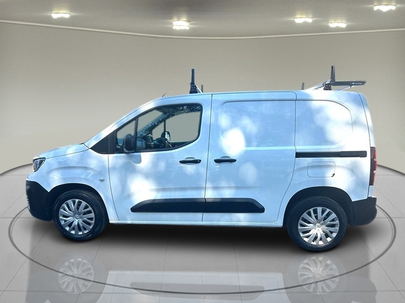 Peugeot Partner 1.5 BlueHDi 1000 Professional Standard Panel Van 5dr Diesel Manual SWB Euro 6 (100 bhp) - U75205