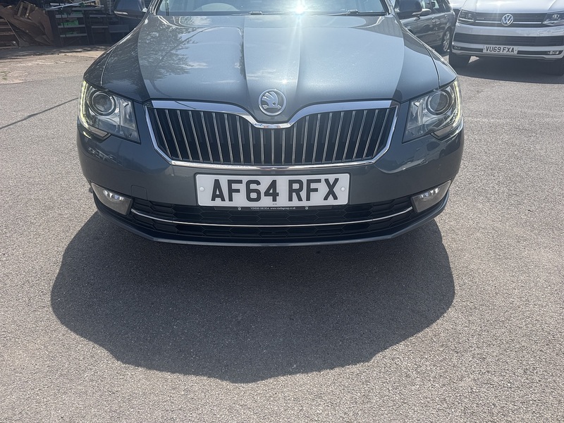 Skoda Superb 2.0 TDI Elegance Estate 5dr Diesel DSG Euro 5 (s/s) (170 ps) - U75214