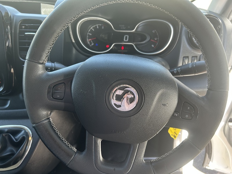 Vauxhall Vivaro 1.6 CDTi 2900 BiTurbo ecoTEC Sportive Panel Van 5dr Diesel Manual L2 H1 Euro 6 (s/s) (125 ps) - U75221